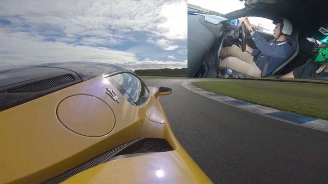 TRACK TEST: Maserati MC20 at Phillip Island смотреть онлайн