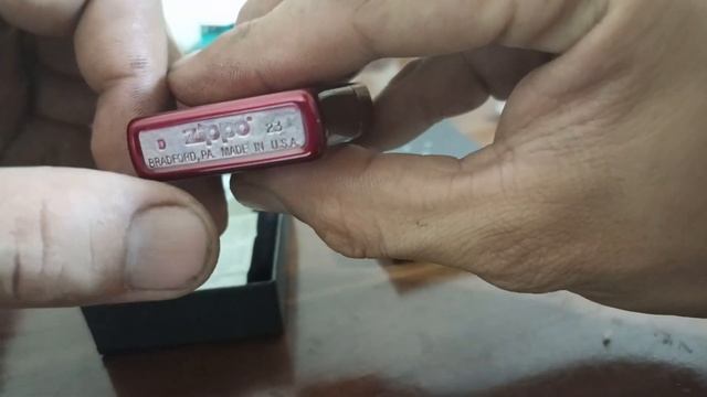 (POV) UNBOXING ZIPPO Candy Apple Red смотреть онлайн