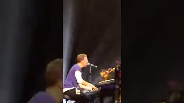 Coldplay Live Fix You Part 2 Indigo War Child 24/2/2016