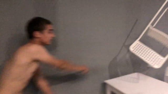 Подросток под спайсом и солью одновременно 18+ УБЕРИТЕ ДЕТЕЙ ОТ ЭКРАНОВ! смотреть онлайн