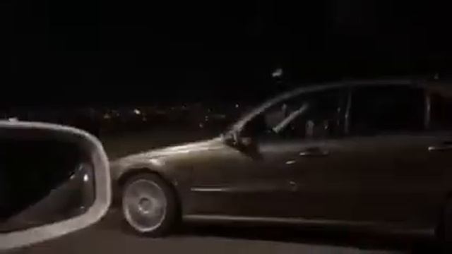 Mercedes w211 e550 usa vs w211 e550 japan смотреть онлайн