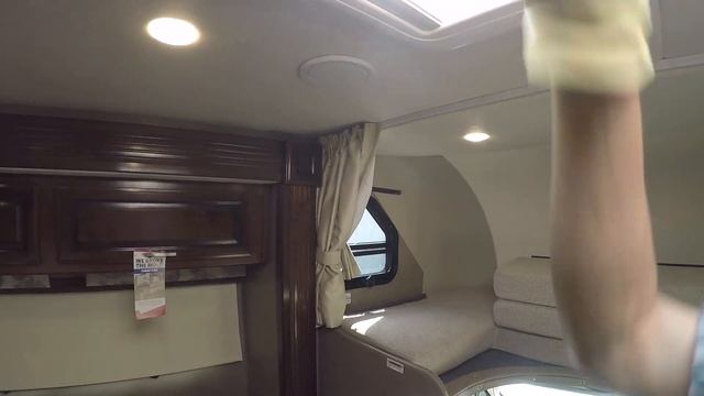 Open Road Ready! Fully Self Contained Class C With King master! Holiday Rambler Vesta 30F смотреть онлайн
