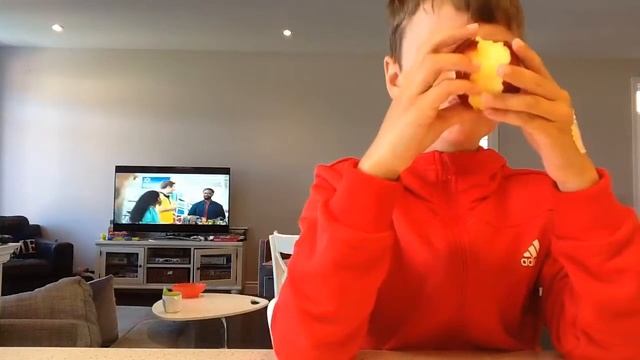 HOW FAST CAN I EAT THIS APPLE смотреть онлайн