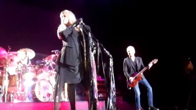 You Make Loving Fun Fleetwood Mac LA Forum 4-14-15 смотреть онлайн