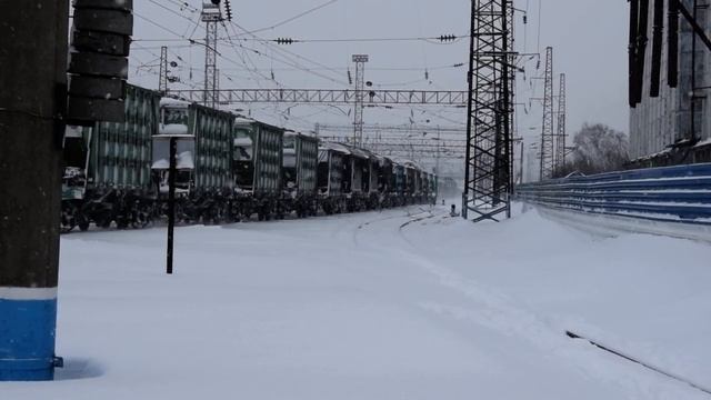 Тепловоз 2ТЭ10М-3263 с ТрансКомом. смотреть онлайн