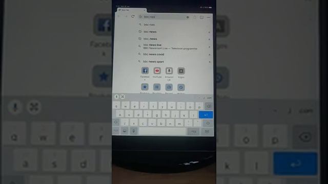 iPad - How to Navigate the Cursor and also use the keyboard as a track pad смотреть онлайн