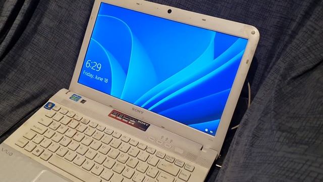 Windows 11 natively. First in the world on OLD 2007 i3 смотреть онлайн