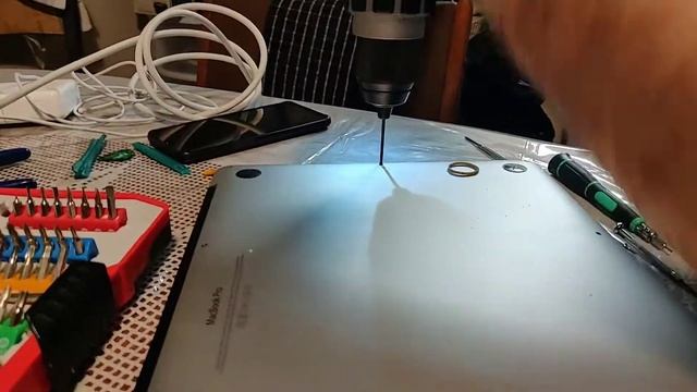 How To open MacBook pro part 1 смотреть онлайн