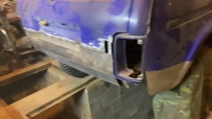 Ремонт задней крышки багажника ВАЗ 2121. Выравниваю швы на пороге. 11 ЧАСТЬ.