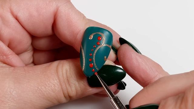 Holiday Gift Nail Art Design смотреть онлайн