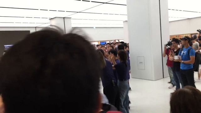 Apple Store Opening at Taipei 101 смотреть онлайн