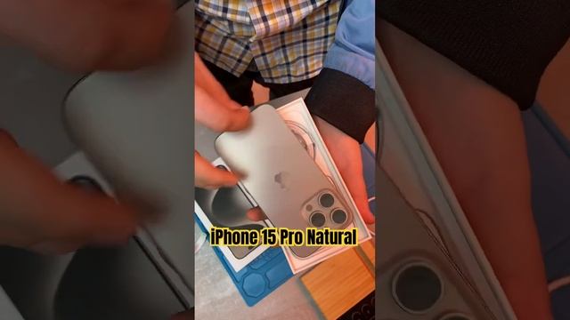 iPhone 15 Pro Natural Titanic Jack and Rouse смотреть онлайн