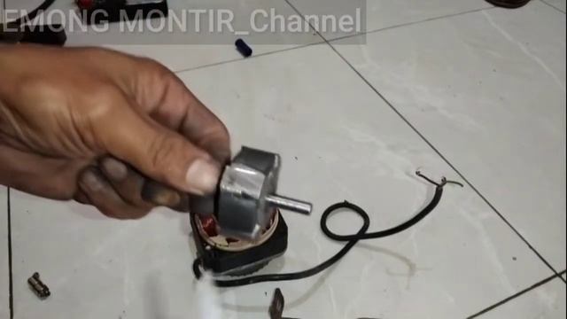 cara membuat mini generator out AC 220v 500 watt dari barang bekas смотреть онлайн