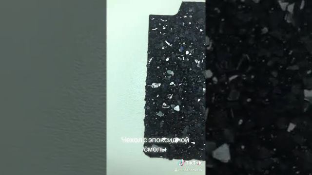 Чехол на iPhone 8 с вставкой из эпоксидной смолы смотреть онлайн