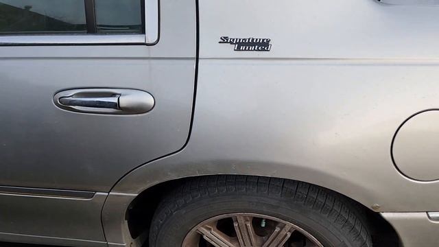 Lincoln Town Car Guy Shares How Much it Costs to Operate this 2006 Signature Limited in 2022 смотреть онлайн