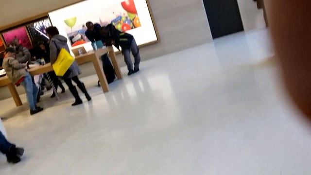 Apple Store Regent Street смотреть онлайн