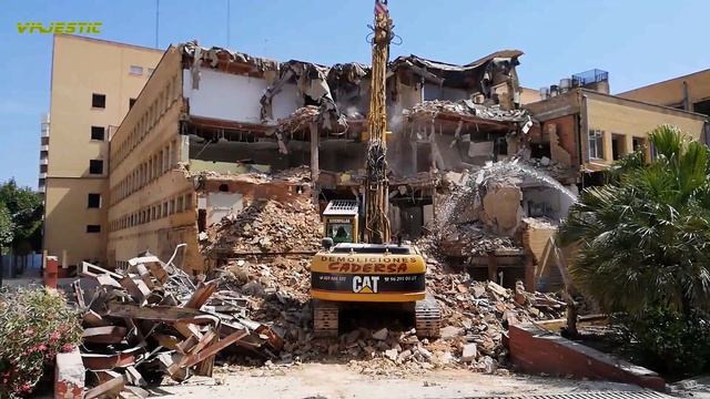 Demolición del Antiguo Hospital Saqn Francisco de Borja de Gandia смотреть онлайн