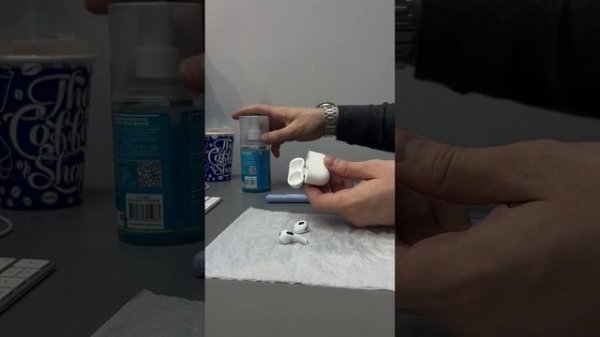 Чистка наушников AirPods 3