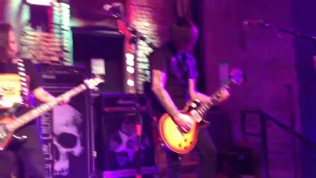 Red Line Chemistry at Grand Stafford Theater Bryan Tx. 7-10-13 What Do You Want From Me смотреть онлайн