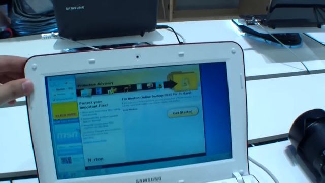 Samsung NF110 English Hands On at IFA 2010 смотреть онлайн