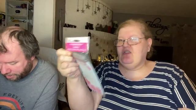 Dollar Tree and Walmart Haul Lovestream With the Hensons смотреть онлайн