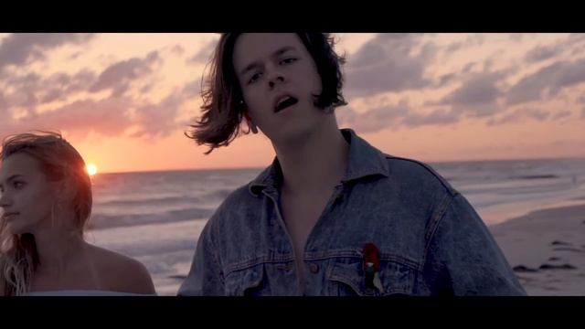 The Cigarette Blondes - Under Control (Official Video) смотреть онлайн