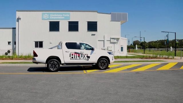 2020 Toyota Hilux Review смотреть онлайн