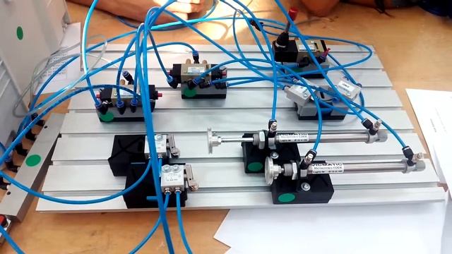 Taller Profundiza Neumática 1/2 Julio Olmo IES Veles e Vents Torrent 15-04-16 смотреть онлайн