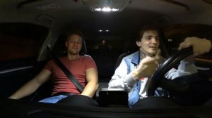 НЕАДЕКВАТНЫЙ ТАКСИСТ ЖЕСТКО ПУГАЕТ ПАССАЖИРА