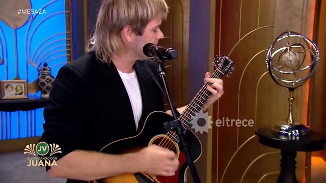 ¡LA ROMPIÓ! Benjamín Amadeo cantó "Las Flores" y se lo dedicó a Juana por el primer programa del añ смотреть онлайн