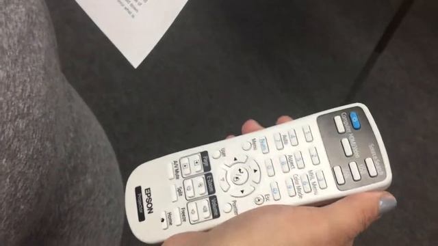 Features of the Epson PowerLight 990U Projector смотреть онлайн