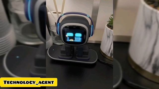 EMO Launch video: The Coolest AI Desktop Pet with Personality and Ideas. смотреть онлайн