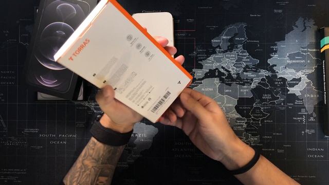 iPhone 12 Max Pro First Look | Size Comparison | Best Screen Protector | Slim Case. How BIG is it ? смотреть онлайн