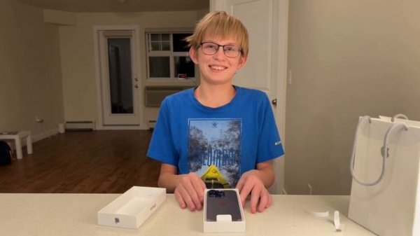 Распаковка iPhone 14 Pro