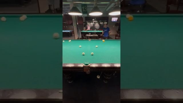 Бильярд одной рукой?! смотреть онлайн