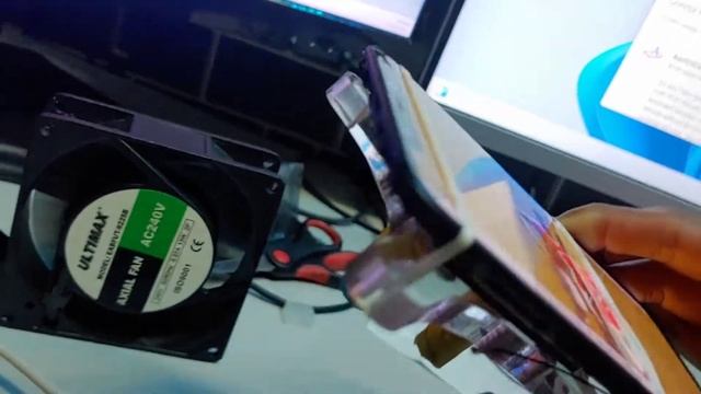 Poco F1 running on win 11 x64 arm with low setting Fifa2017 Gameplay test смотреть онлайн