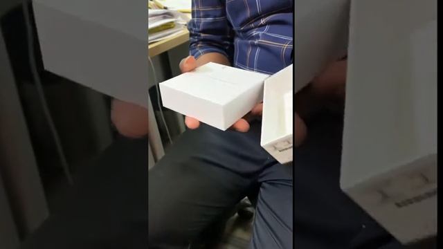 Apple AirPods 2 generation Unboxing смотреть онлайн