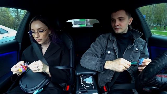 ПАССАЖИРКА СОСЕТ В ТАКСИ / РЕАКЦИЯ ЛЮДЕЙ