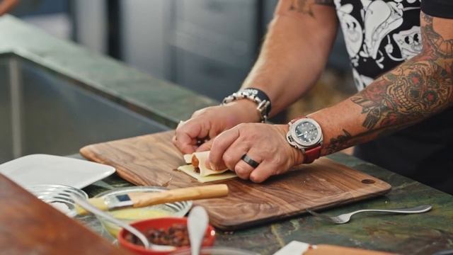 Huston Chevy - Guy Fieri Apple Pie Hot Dog Recipe смотреть онлайн