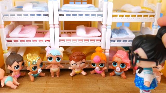 Custom LOL Surprise Dolls Play at Baby Park смотреть онлайн