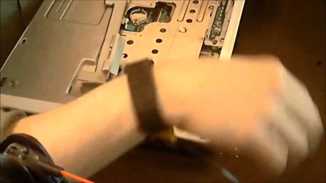Laptop Assembly | Dell Inspiron E1505 смотреть онлайн