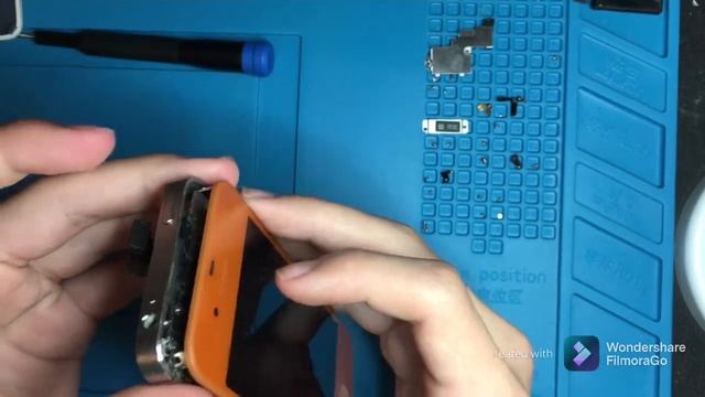 Turning a destroyed iphone 4s orange 😳 смотреть онлайн
