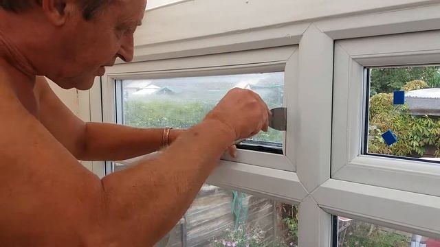 Replacing window glass 28mm (one inch/16mm beading old conservatory Part 2 смотреть онлайн