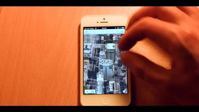iPhone 5 - FLY OVER 3D STREET VIEW!! - IOS 6 Feature in Maps App (Deutsch) смотреть онлайн