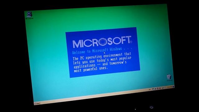 Windows 1.0-inspired theme and Brian Eno startup sound смотреть онлайн