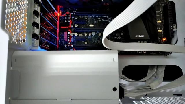 БЕЛЫЙ КОМП С РГБ ПАЦВЕТКОЙ C WINDOWS 11 смотреть онлайн