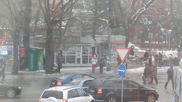 10 минут у перехода напротив Дафи - Днепропетровск, 08.12.2014 смотреть онлайн