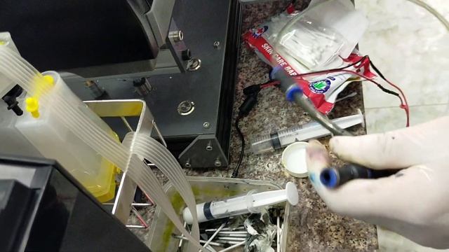 Làm sạch kép mực thải và đầu phun máy in trực tiếp lên áo thun trên mô hình máy in Epson L1800 смотреть онлайн