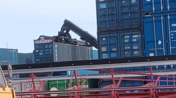 Контейнерный двор терминал.Морские контейнера,Sea container.