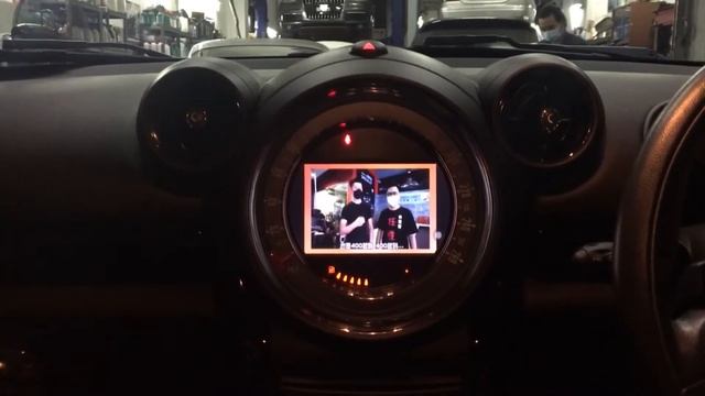 Volando Wireless Apple CarPlay with Front & Reverse Camera in Mini Cooper R60 смотреть онлайн